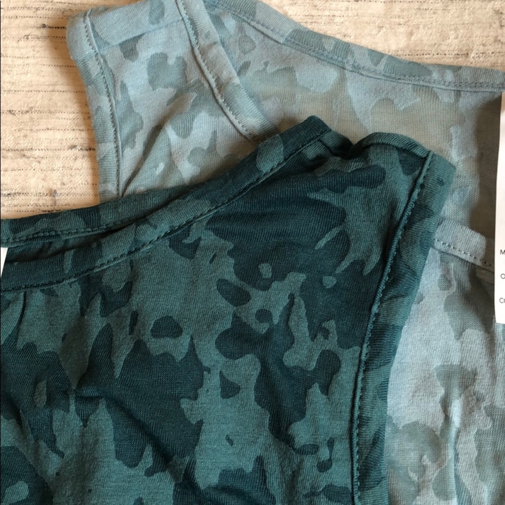 Workout exercise tops - Picture 8 of 8